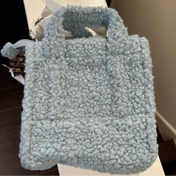 VANS- NWT Sherpa crossbody - Picture 2 of 4